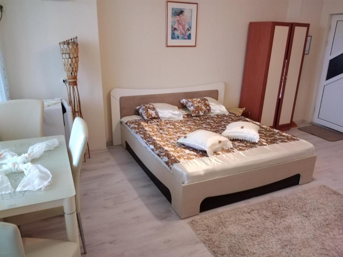 Къща За Гости Синьо Лято Pomorie Kültér fotó